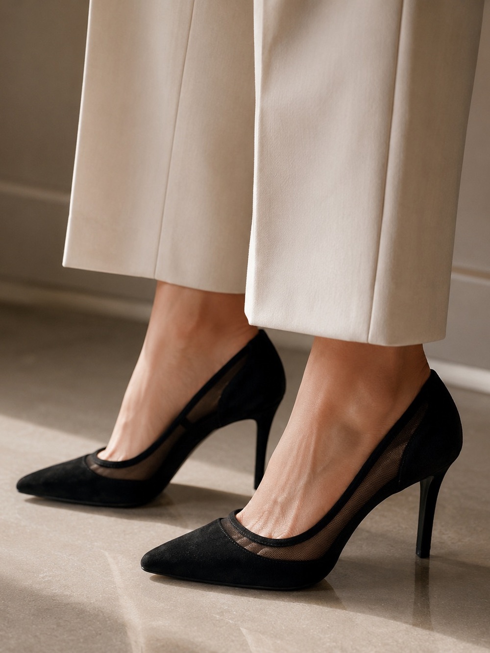 BCBGeneration Black Mesh Pointed Toe Stiletto Heels Pumps size 6